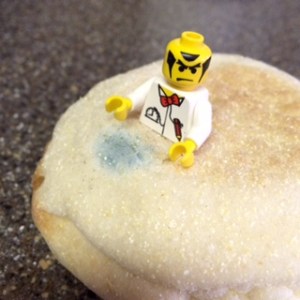 EnglishMuffinMouldLego